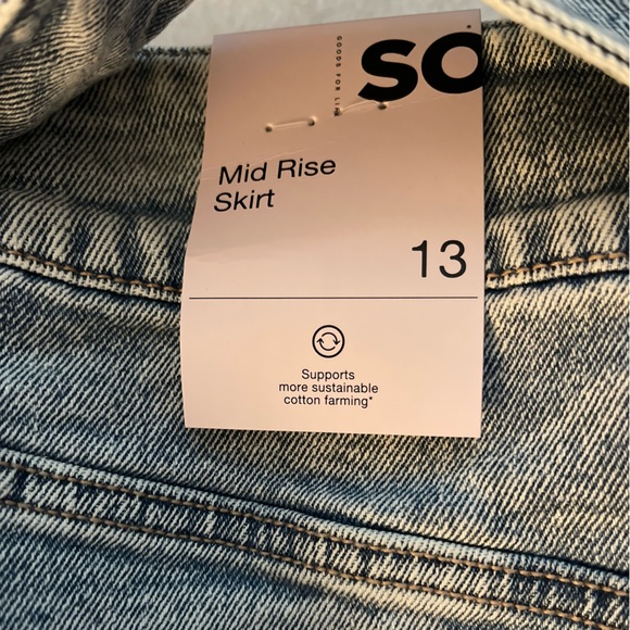 NWT SO Mid Rise Stretchy Jean Skirt With Belt And  Side Pockets Sz. 13 Juniors - Picture 8 of 10